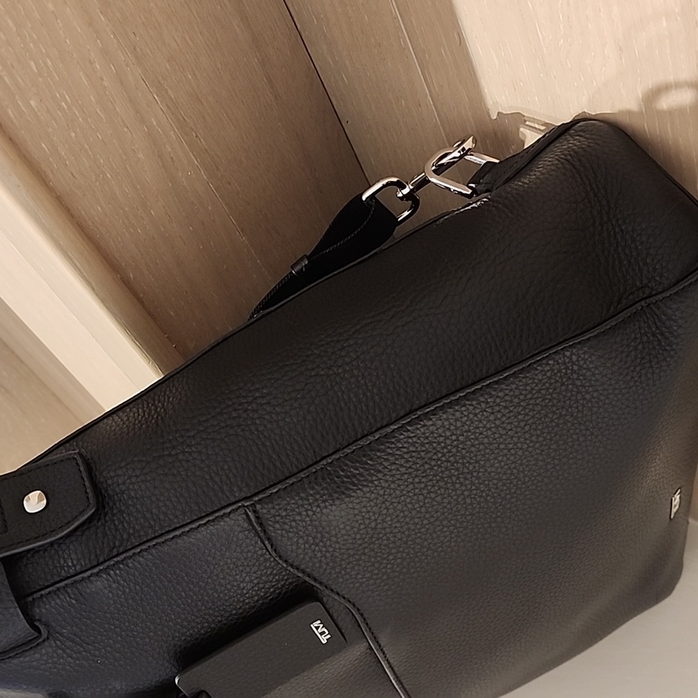 Tumi Stanton Safra Black Leather Convertible Backpack - Picture 11 of 16